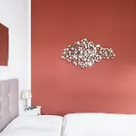 Sc 05 By Rockchair Apartments L Superhost Status L 2 Bedrooms Boxspringbeds Balcony Elevator - Cozy Family & Business Flair Welcomes You!