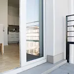 Sc 05 By Rockchair Apartments L Superhost Status L 2 Bedrooms Boxspringbeds Balcony Elevator - Cozy Family & Business Flair Welcomes You!
