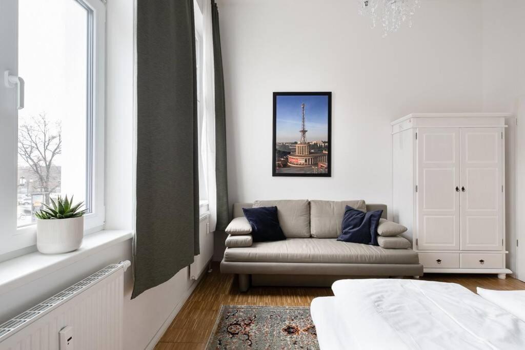 Sc 05 By Rockchair L Superhost Status L 2 Bedrooms Boxspringbeds Balcony Elevator - Cozy Family & Business Flair Welcomes You! Appartement Berlijn